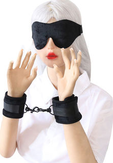Velvet Eyemask And Cuffs Bondage