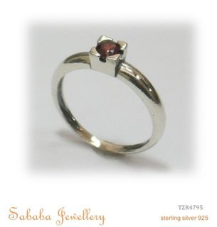 Solitaire Cluster Ring