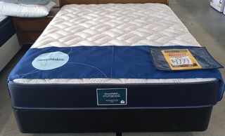 Sleepmaker Kingston Queen Firm Matress and Base