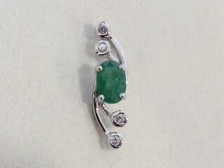 9k White Gold Emerald & White Sapphire Pendant ( Free Silver Chain)
