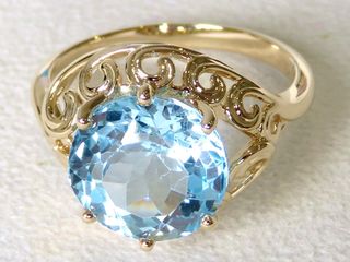 9k Yellow Gold 6.6ct 10.8mm Round Blue Topaz Ring
