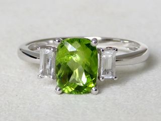 9k White Gold 1.69ct Peridot & Topaz Ring