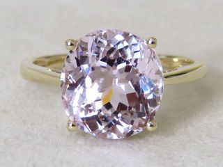 9k Yellow Gold 6.39ct Pink Kunzite Ring