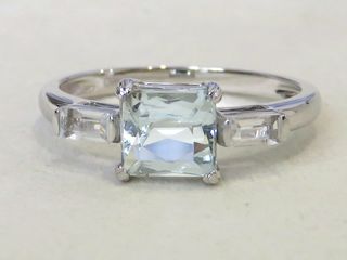 9k White Gold 1.2ct Aquamarine & White Topaz Ring