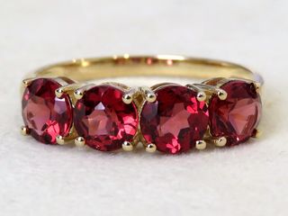 9k Yellow Gold 2.5ct Garnet Ring