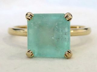 9k Yellow Gold 4.01ct Emerald Ring