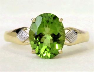 9k Yellow Gold 2.5ct Peridot Ring