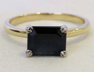 9k Yellow / White Gold 2.17ct Dark Blue Sapphire Ring