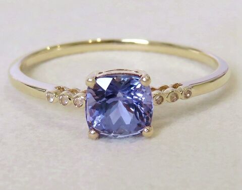 9k Yellow Gold Tanzanite & White Sapphire Ring