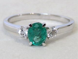 9k White Gold Emerald & White Sapphire Ring