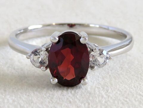 9k White Gold 1.25ct Garnet & White Sapphire Ring