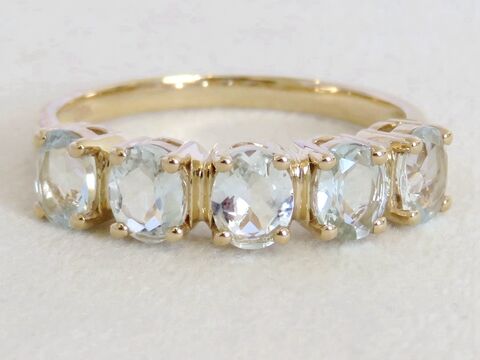 9k Yellow Gold 1.5ct Aquamarine Ring