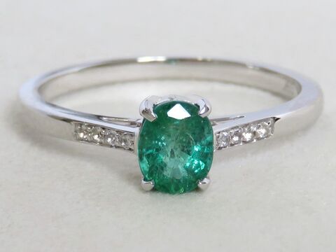 9k White Gold Emerald & White Sapphire Ring