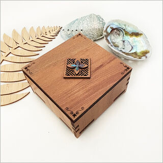 Small Trinket Box Relief: Tapa 1