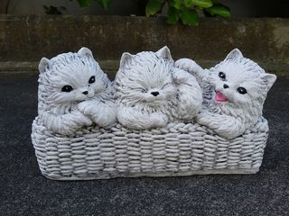 3 cats in a basket $25