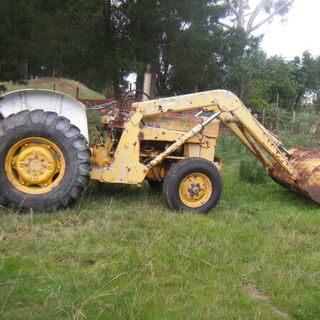 Massy Ferguson 140 (135) Industrial Loader