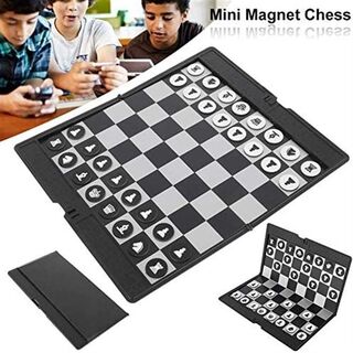 Pocket magnetic chess set