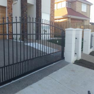 Sliding gate & fence panels