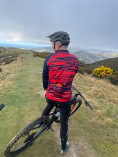 Sunday morning rides in Wellington in the Men's Magma Winter Jersey