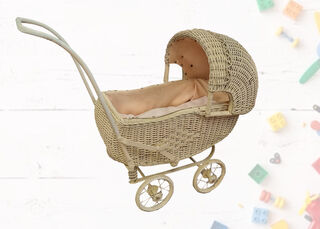 Pram #4 - 30's/40's Dolls White Wicker (L0.9m x H0.7m x W0.4m)