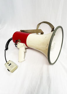 Megaphone White + Red (L: 34cm D: 22cm) -Not Working