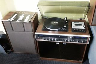 Stereo Record Player 1970s (includes 2 speakers)