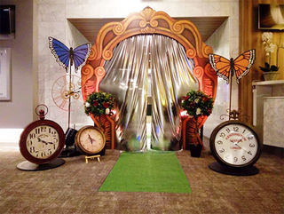 Alice in Wonderland/Through the Looking Glass Entrance (H: 2.3m) 