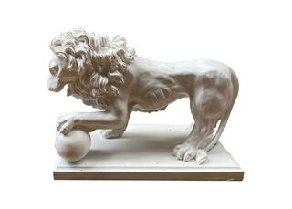Lion w/ Ball (H: 30cm x W: 45cm)