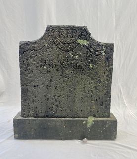 Gravestone Small #3 - RIP Kilda (W: 0.7m x H: 0.76m)