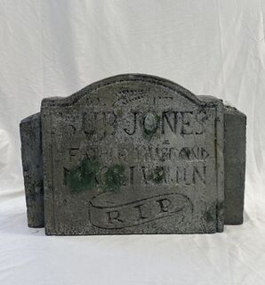 Gravestone Small #10 - Bub Jones (W: 0.64m x H: 0.45m)