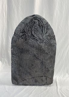 Gravestone Small #15 - Engraved Bird (W: 0.57m x H: 0.94m)