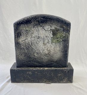 Gravestone Small #17 - Stone w/ Moss (W: 0.56m x H: 0.61m)