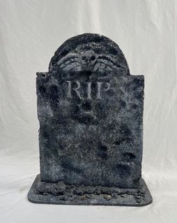 Gravestone Small #25 - RIP w/ Skull & Wings (W: 0.46m x H: 0.72m)