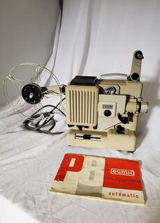 Eumic P8 Film Projector w/ Case (H: 30cm W: 45cm D: 12cm)
