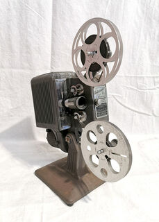 Kodascope Film Projector w/ Reels (H: 39cm W: 15cm D: 30cm)