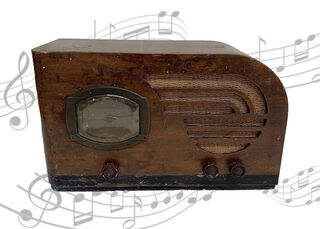 Radio Wooden Large #8 Courtenay Model 85 (H: 27cm x L: 38cm x W: 20cm)