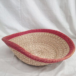 Basket Oval w/ Red Lip (L: 40cm x W: 34cm x H:10cm)