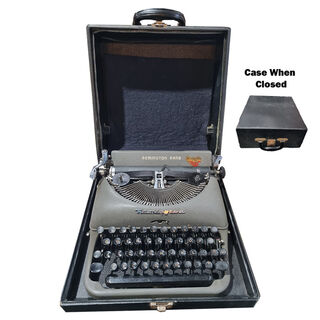 Travel Typewriter #10 - Remington Rand Grey w/ Black Case 1930’s Working (H: 16cm x L: 34cm x D: 36cm)