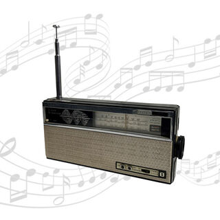 Radio Small #10 Sanyo 60’s Chrome & Black  (H: 12cm x L: 24cm x D: 5.5cm)