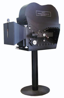 Large Movie Camera (H: 1.4 x W: 0.9 x D: 0.6)