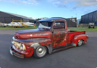 1952 Ford F1 pickup
