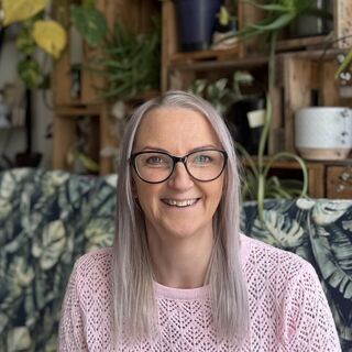 Theresa Kerr, Senior hairstylist/brow and lash specialist