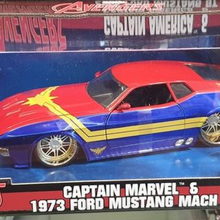 Jada Marvel Captain Marvel & 1973 Ford Mustang Mach 1