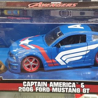 Jada Marvel Captain America & 2006 Ford Mustang GT