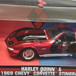 Jada DC Harley Quinn & 1969 Chevy Corvette Stingray