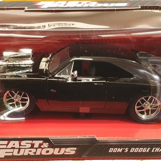 Fast & Furious Dom's Dodge Charger 1/24 Jada - Damaged box