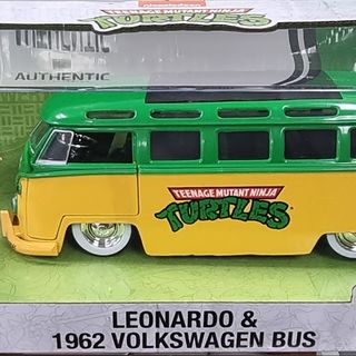 Teenage Mutant Ninja Turtles Leonardo & 1962 Volkswagen Combi Bus Jada 1/24