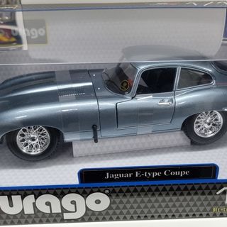 Jaguar E-Type Coupe Silver Roadcar 1/18 Burago