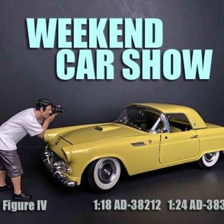 American Diorama 1/24 Weekend Car Show Man with Camera