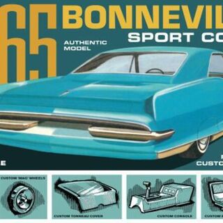 1965 Bonneville Sport Coupe AMT Kitset 1/25 with engine